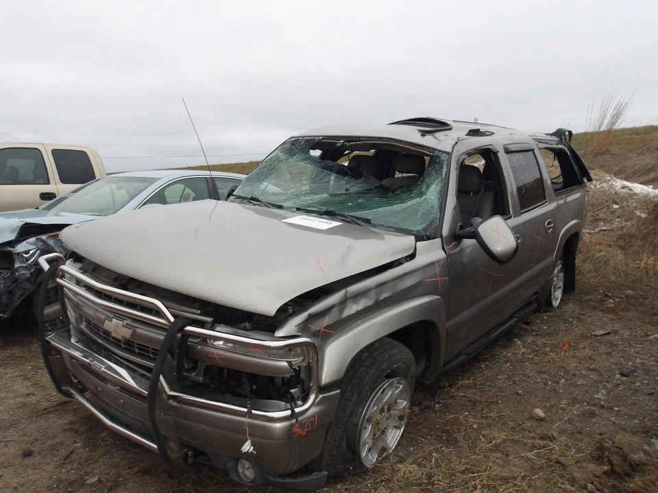 Used Air Cleaner Assembly fits: 2002 Chevrolet Suburban 1500 classic style creas - Image 2 of 4