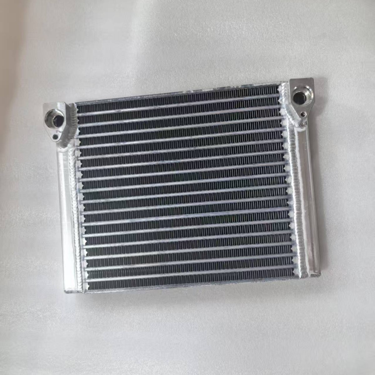 N74B68A Engine oil cooler FOR Rolls Royce Cullinan RR31 Phantom RR11 RR12