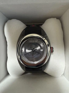Montre GUCCI pour homme 1371 noire du Japon