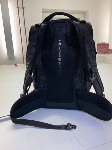 Satch Büchertasche Schwarz Weiss gebraucht Schulrucksack - Bild 4 von 4