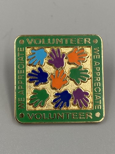 Vintage Emaille Anstecknadel bunte Hände eckig We Appreciate Volunteer Anstecknadel