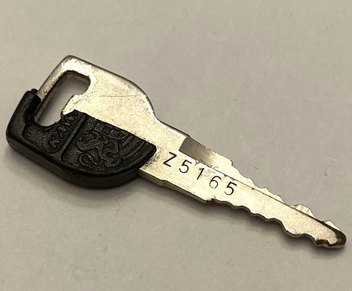Keykiteページ 1979-1988 Kawasaki Motorcycles OEM Lions Crest factory pre
