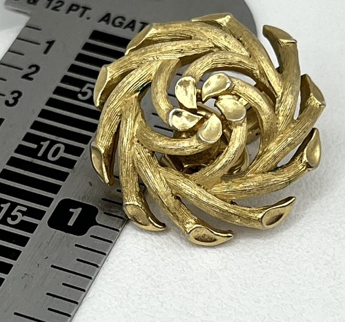 Vintage CROWN TRIFARI Brushed & Shiny Goldtone SPIRAL TWIG Earrings MOD STYLING - 第 10/11 張圖片