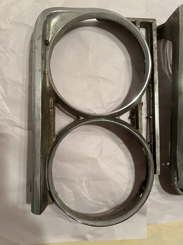 Used 1965 OEM Buick Skylark Headlight Bezel LH RH - Foto 4 di 16