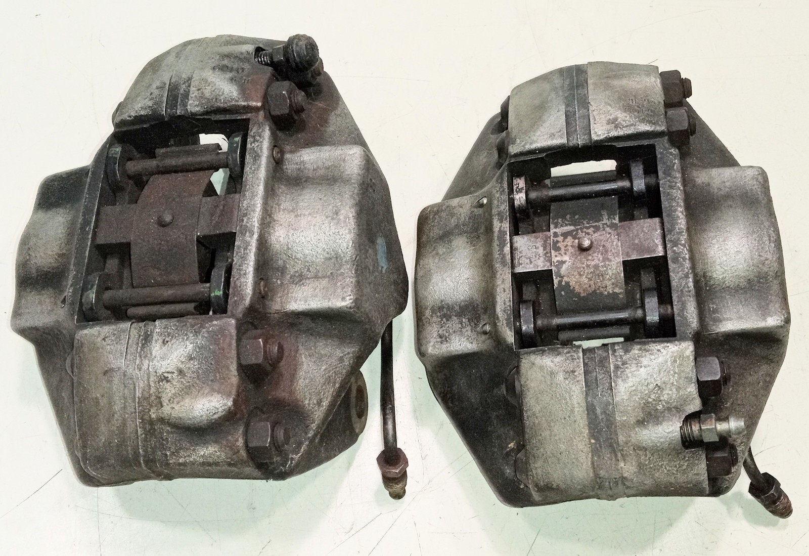 Ferrari 246 GT Dino Front Brake Calipers_Pair_106357_106358_208_308_GENUINE
