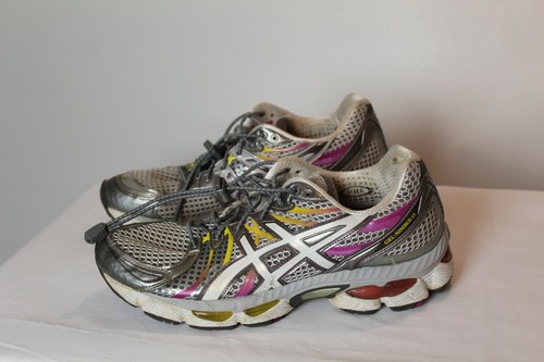 white flyknit converse