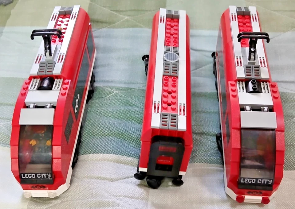LEGO SET 7938 PASSENGER TRAIN UNBOXED WITHOUT INSTRUCTIONS - Image 3 of 4