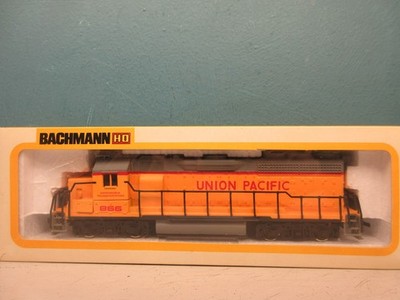 BACHMANN ho EMD GP40 LOCOMOTIVE DUMMY UP  #0586  (vintage)