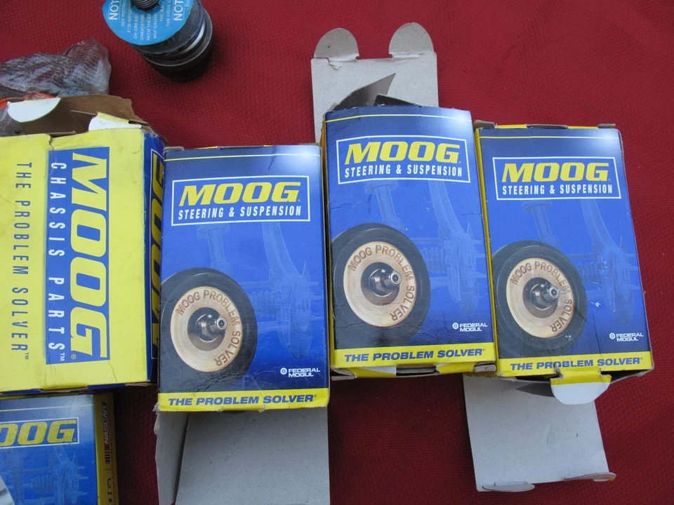 Juego de rótulas y juntas en U 4x4 MOOG K8194T K8195T suspensión delantera superior e inferior 369 Foto 2 de 4