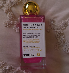 Truly Birthday Sex Luxury Body Oil Vegan Clean Pink 3.1 fl oz