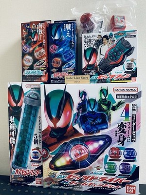 Bandai Kamen Rider Zeztz DX Zeztz Driver 4 Form Change Set & Special Capsem Set
