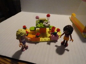 LEGO FRIENDS - HEARTLAKE JUICE BAR -  # 41035 - ABOUT 95% COMPLETE w/ 2 FIGURES