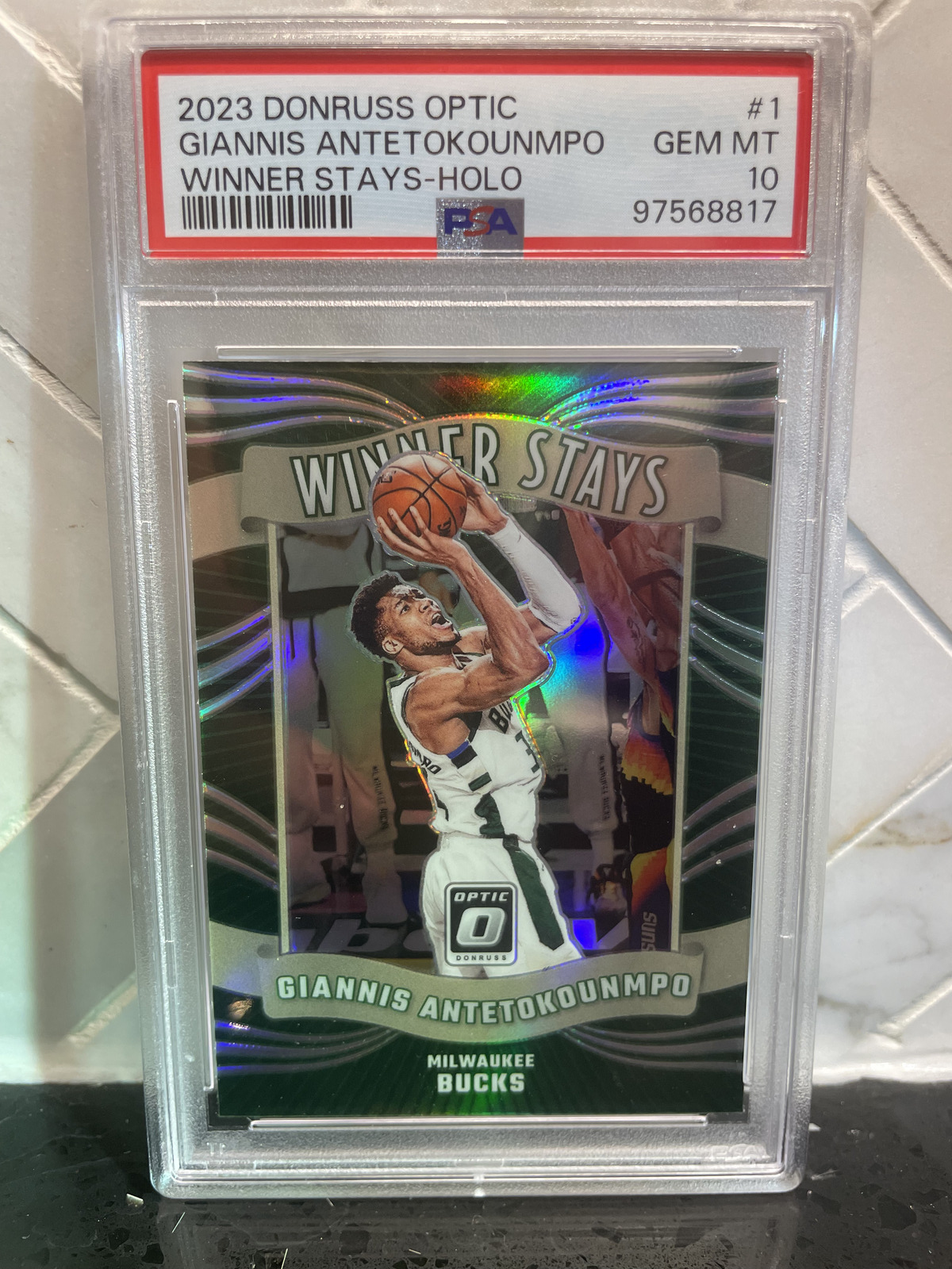 2023-24 Panini Donruss Optic - Winner Stays Giannis Antetokounmpo #1 Holo Prizm