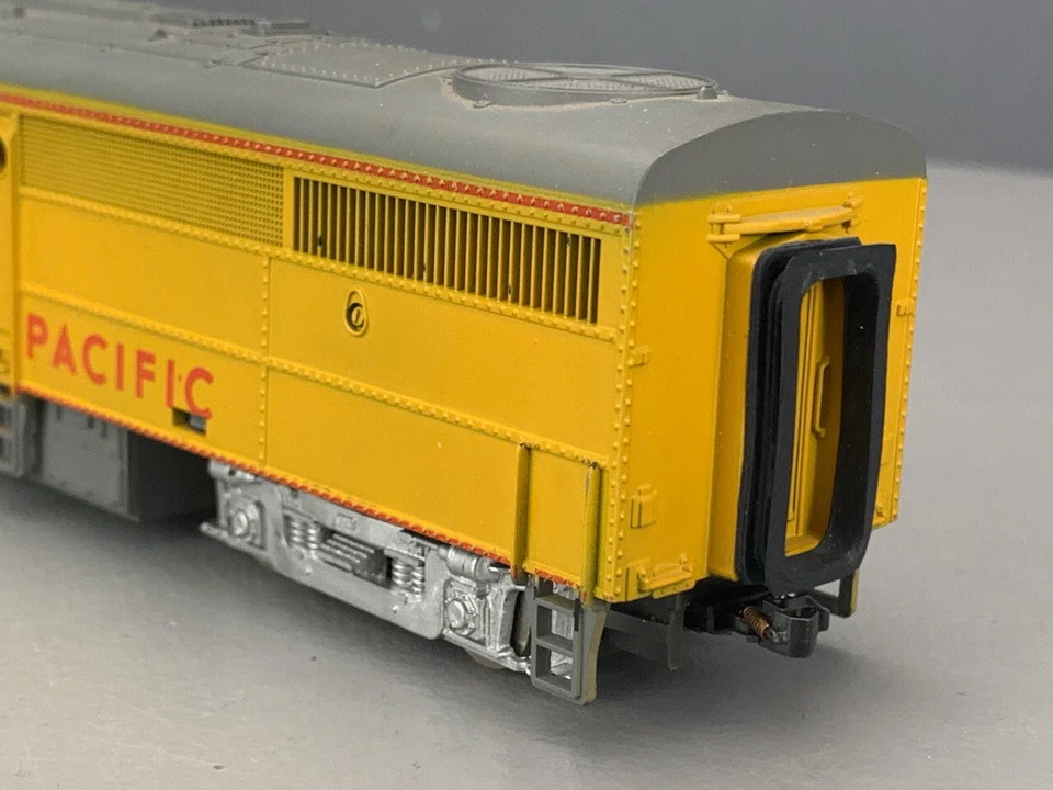 HO Model Power FA 2 Union Pacific #1476A Unpowered W/KD’s HO5017 - Image 4 of 4