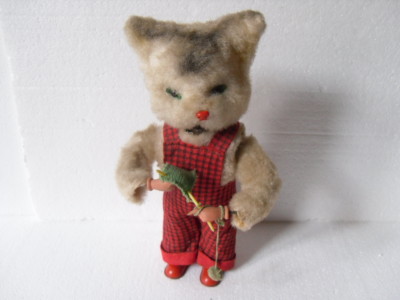 Jouet Mécanique à Clé Vintage – Peluche Animée Chat Qui Tricote – France – 27 Cm