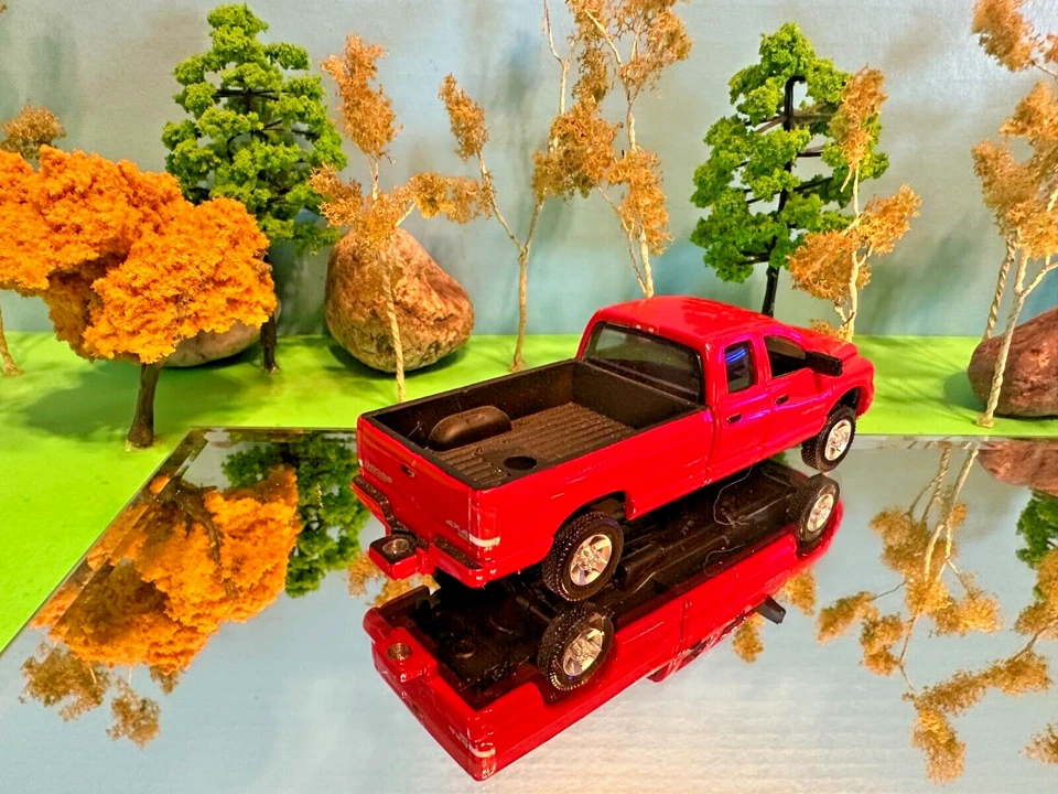 Dodge RAM 2001, 2500 rojo Ertl 1/64, ERTL de la vieja escuela, raro fundido a presión, difícil de encontrar Foto 2 de 4