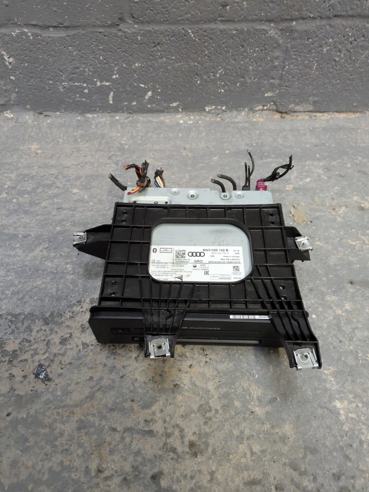 8W0035192B audi a4 b9 head unit multimedia mib glovebox radio sat nav 2015 to 25 - Image 4 of 4