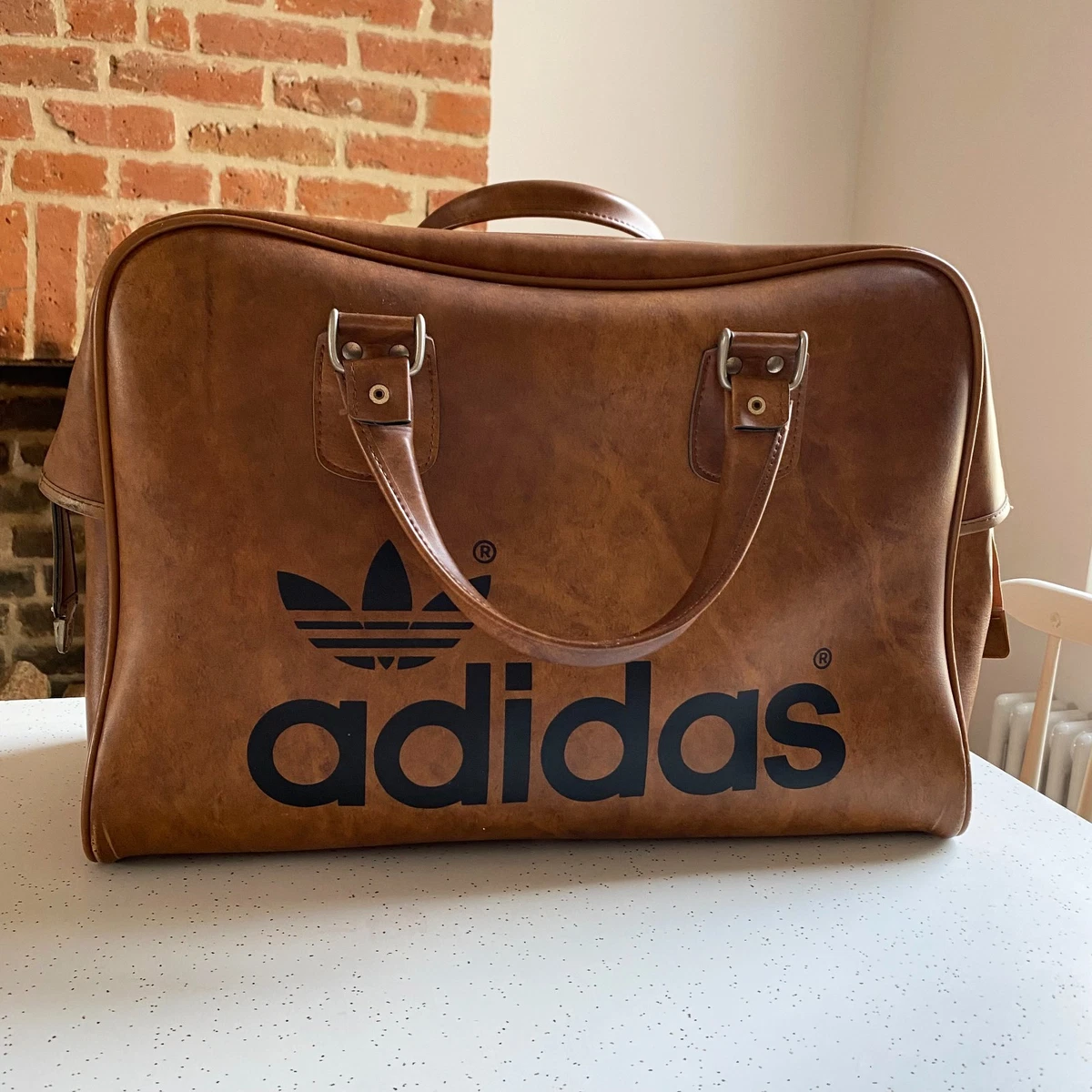Salle De Gym Vintage Patrimoine Sportif Avec Vieux Sac De Boxe En Cuir