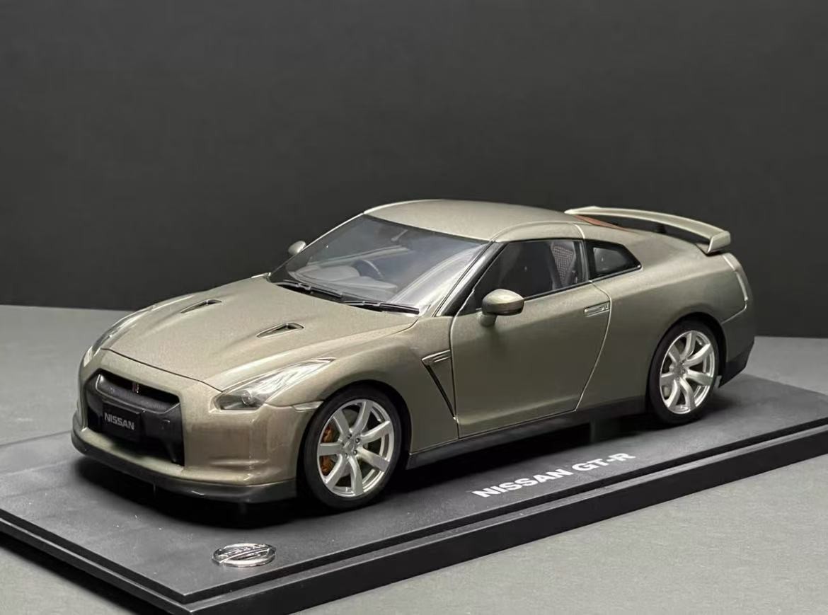 京商 NISSAN GT-R 1/18 AUTOart AUTOart 1/18 Nissan GT-R R35 Nismo Special Edition Vibrant