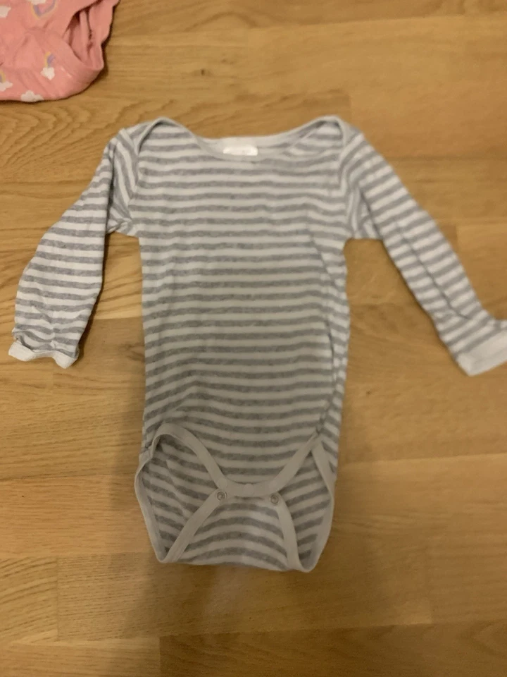 Body Grau Weiß Gestreift 74/80 