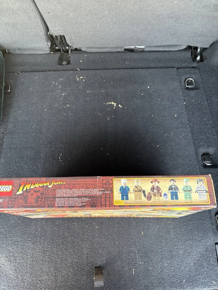LEGO Indiana Jones: Peligro en Perú (7628) Nueva Caja Sellada Juego Retirado Caja Dañada Foto 2 de 3
