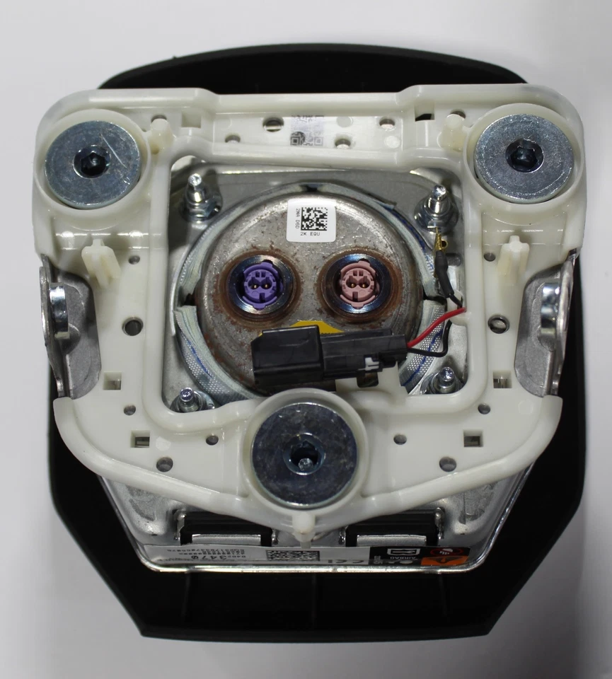 2021-2025 GMC YUKON DENALI / YUKON XL DENALI КОЛЕСО ПОДУШКА БЕЗОПАСНОСТИ ЦВЕТ ЧЕРНЫЙ - Изображение 2 из 3