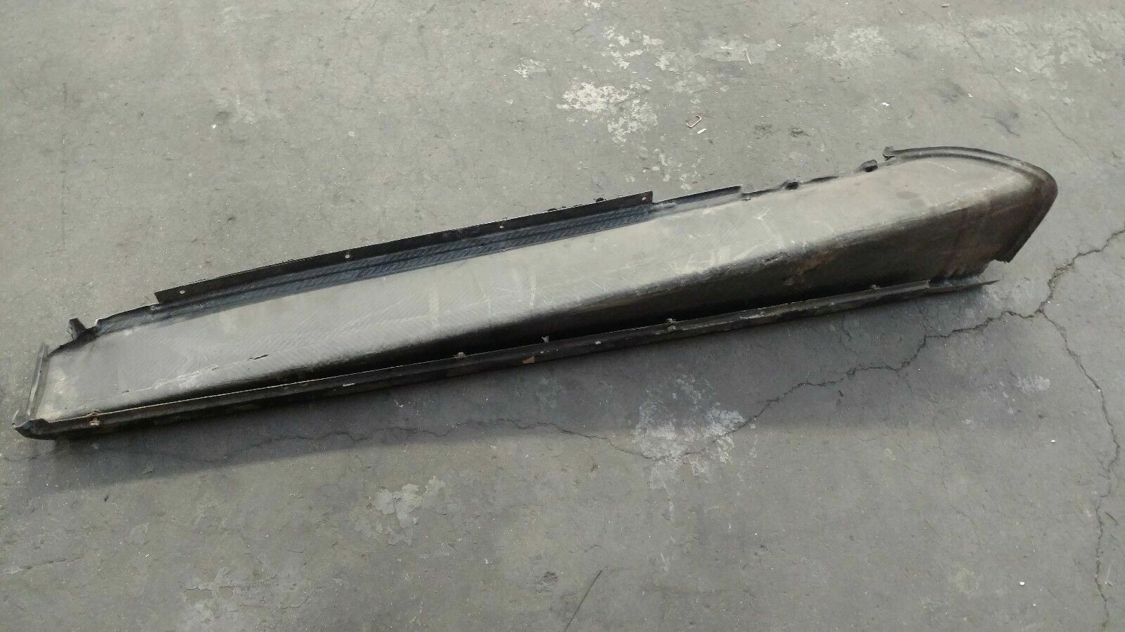 LAMBORGHINI MURCIELAGO PASSENGER RIGHT SIDE ROCKER PANEL OEM 410809036