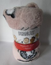 Peanuts Valentines Day Happy Snoopy Throw Blanket 60 "X 70" Faux Fur Hearts