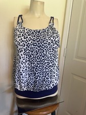 BEACHSISSI Tankini Top Swimsuit White Navy Self bra Bubble Hem Sz L NWT