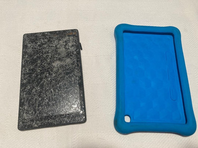 Amazon SX034QT Tablet and FreeTime Protective Case Bundle For Parts