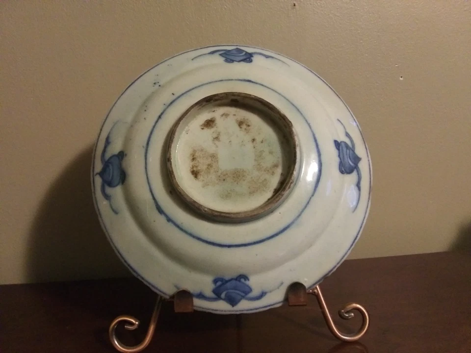 17th century Safavid fritware Persian blue and white dish - Image 3 of 4