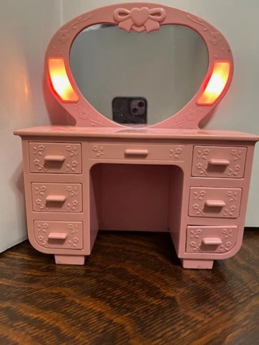 VTG Barbie Doll Furniture Light Up Vanity Dresser (works) made by M & C