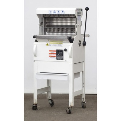 Oliver 777NT Commercial Variety Bakery Bread Slicer, 7/16'' Cut