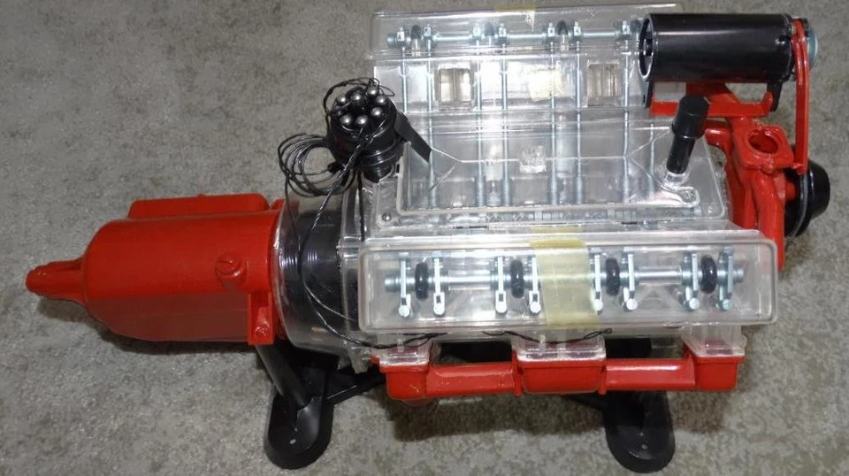 KIT MODELO MOTOR V-8 VISIBLE RENWAL DE COLECCIÓN, CONSTRUIDO Foto 3 de 4