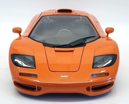 Minichamps 1/12 Scale 530 133131 - 1994 McLaren F1 Roadster - Orange - Picture 5 of 8