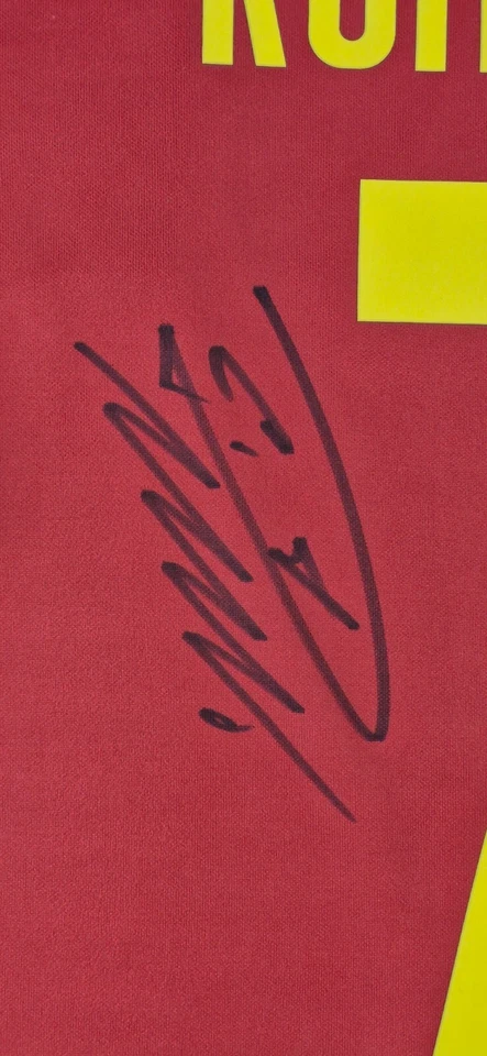 Cristiano Ronaldo CR7 Portugal Hand Signed by CR7 w/COA Free shipping worldwide - Image 4 of 4