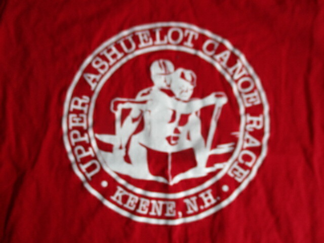 Vintage Hanes Label Maglietta UPPER ASHUELOT CANOE RACE KEENE NH (LG)