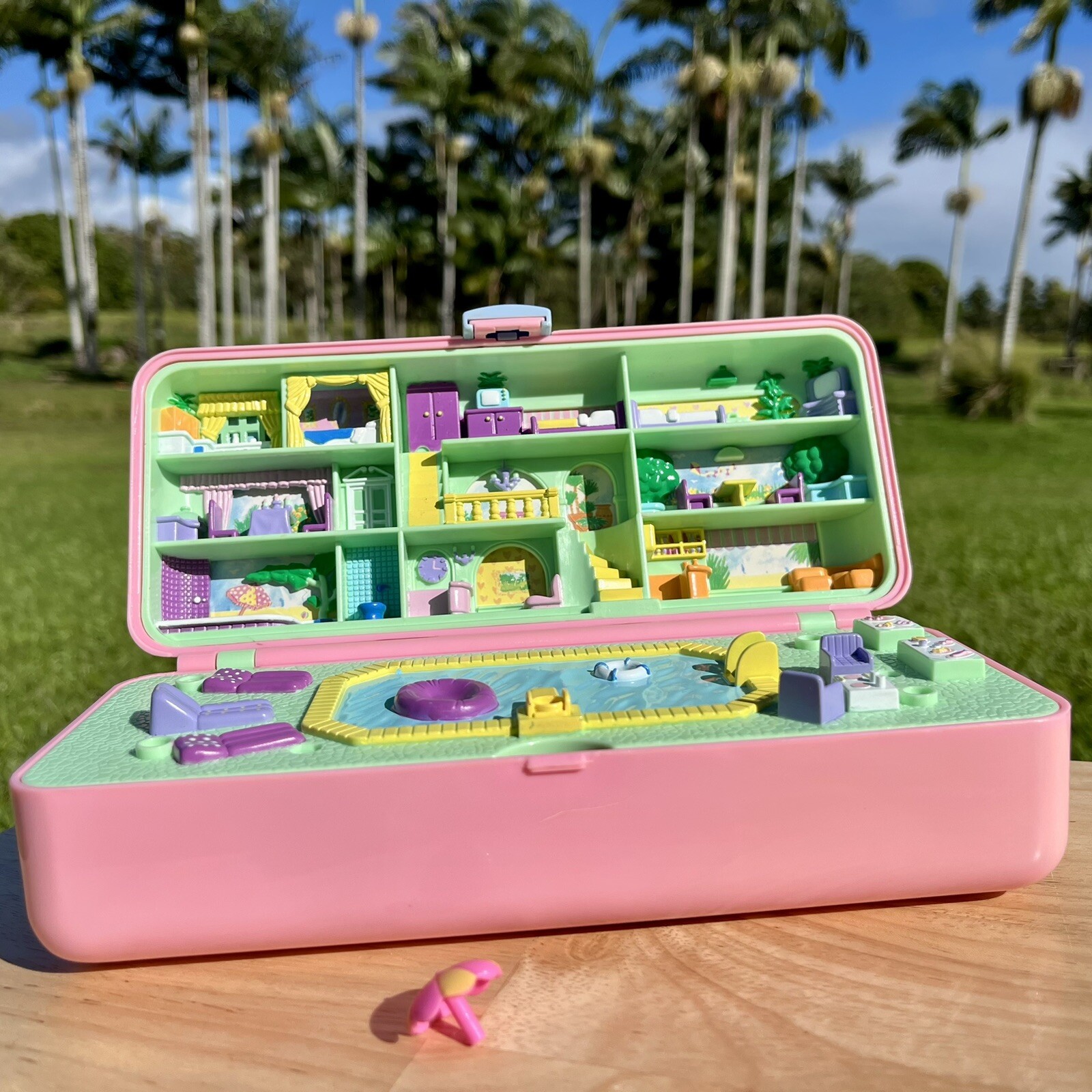 Vintage 1989 Pink Polly Pocket Bluebird Pool Party Hotel with Umbrella