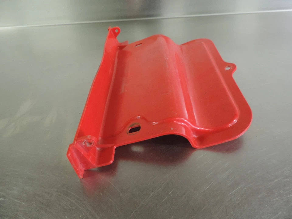 Honda FourTrax 250 TRX250A 1986 cubierta de almacenamiento trasero cubierta de caja de herramientas de plástico Foto 3 de 4