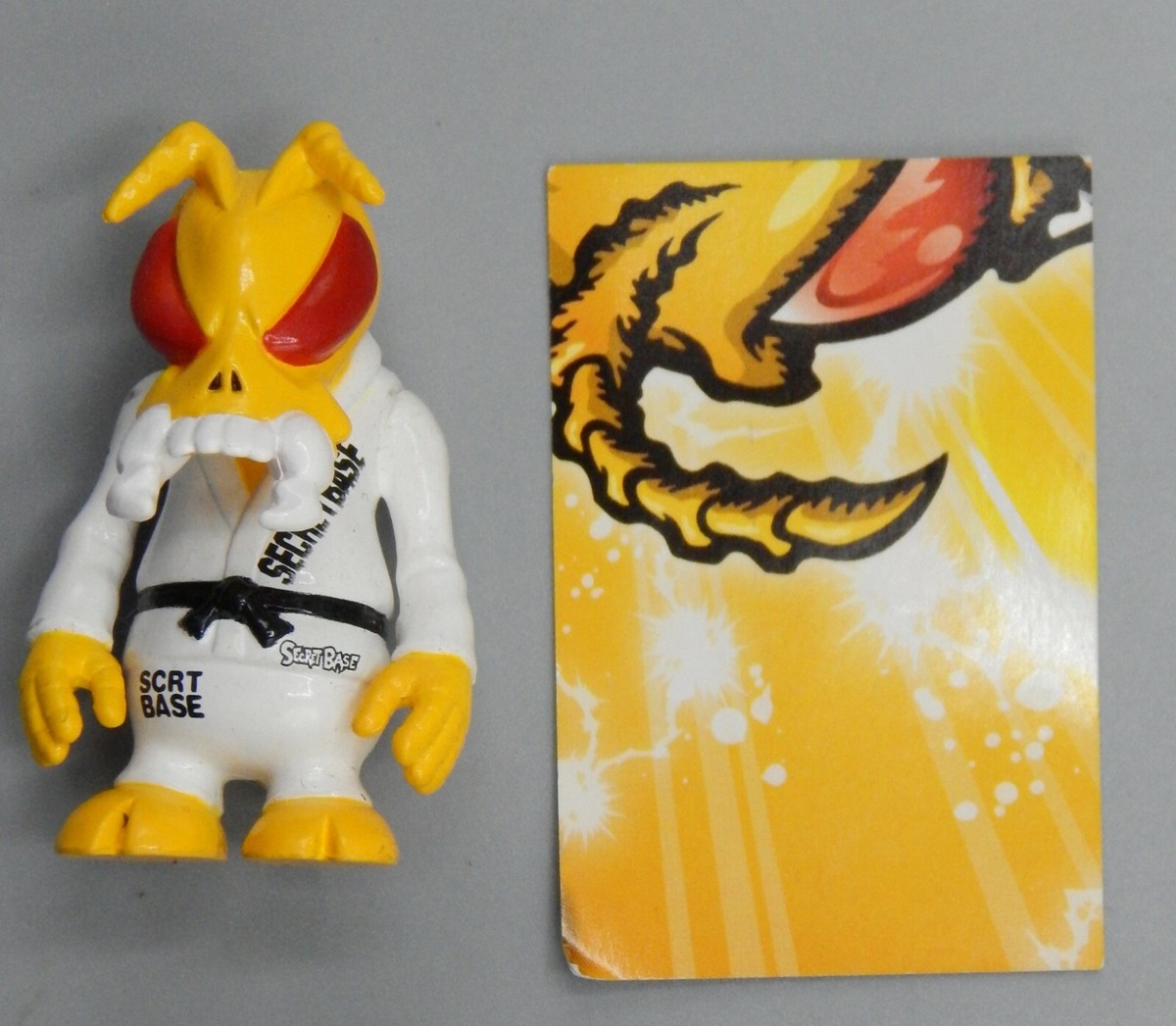 2007 Japan SECRET BASE organic SKULL BRAIN Skull Bee figures 2007 Japan SECRET BASE organic SKULL BRAIN Skull Bee figures