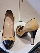 Chanel Beige Black Cap Toe Pumps 38.5 EU US 8 Retail 1100 Metallic Heel Auth