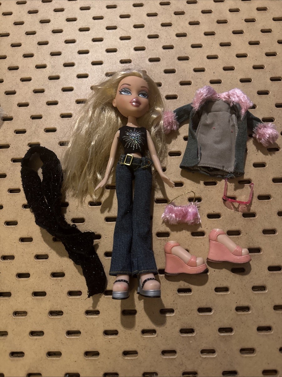 MGA BRATZ 2002 LIMITED EDITION FUNK 'N' GLOW CLOE FASHION DOLL