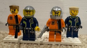 LEGO Agents Mission 2: Swamp Raid 8632 + Gold Tooth's Getaway 8967
