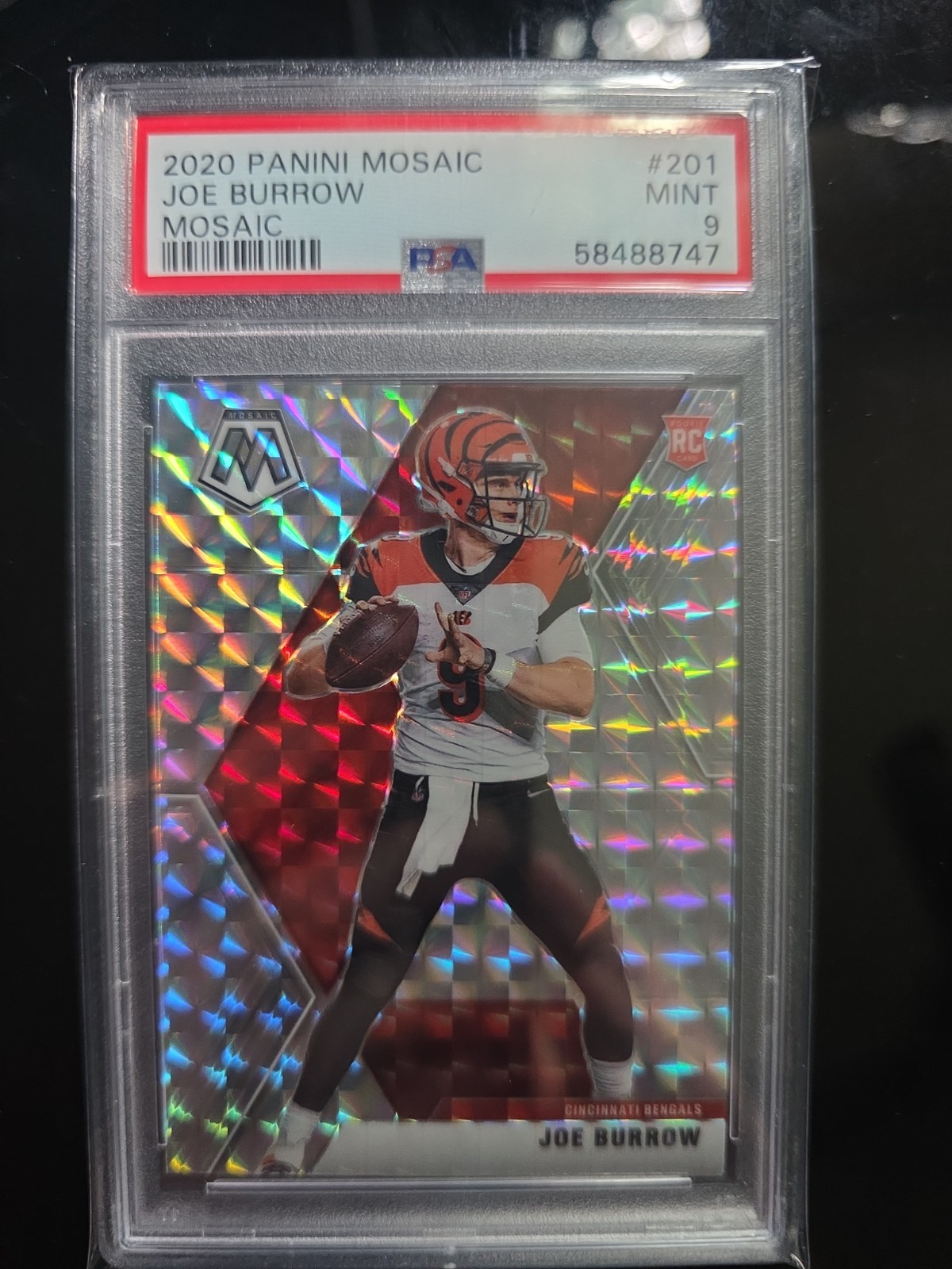 2020 Panini Mosaic - Rookies Joe Burrow #201 Mosaic Prizm (RC)