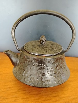 Vintage Cast Iron Nambu Tekki Tetsubin Tea Kettle Sakura Cherry Blossom Pattern