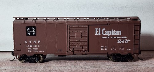 Coche de carga Santa Fe RR 40' SD 145356 con ruedas de metal Kadee Athearn 5013 construido HO | Zustand: Used