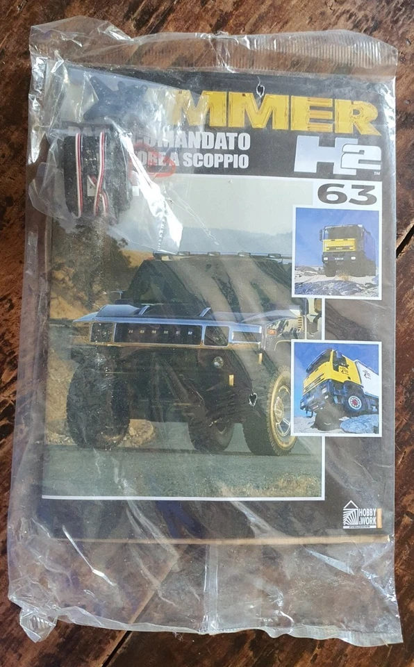 Fascicolo HUMMER H2 1:8 modello radiocomandato  HOBBY&WORK n 63 auto fuoristrada - Immagine 2 di 4