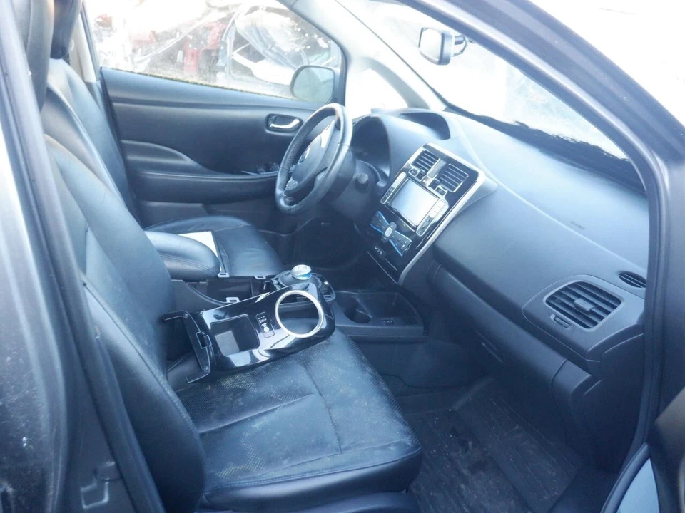 Espejo retrovisor derecho usado se adapta a: Nissan Leaf 2015 eléctrico térmico con cámara grado derecho Foto 4 de 4