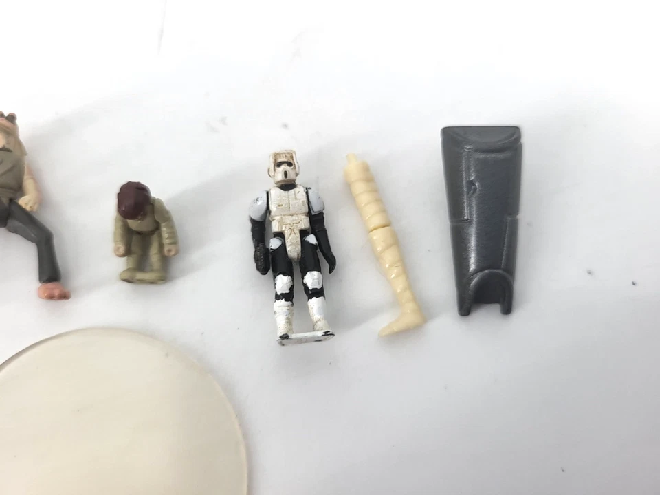 Lot 8 Star Wars 1" inch Miscellaneous Action Figures Stormtrooper Jar Jar Binks - Image 2 of 4