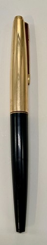 FRENCH PARKER 45 INSIGNIA FOUNTAIN PEN BLACK BARREL, GOLD CAP & "F" NIB c1970 g